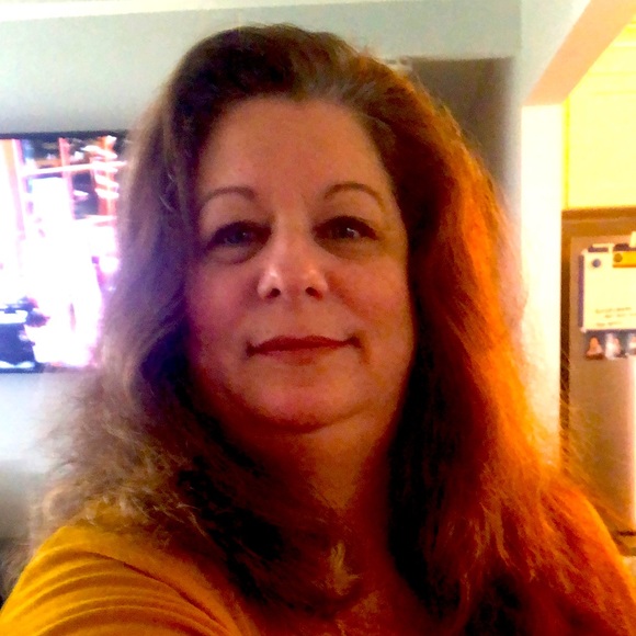 Meet your Posher, Cathy - Picture 1 of 1